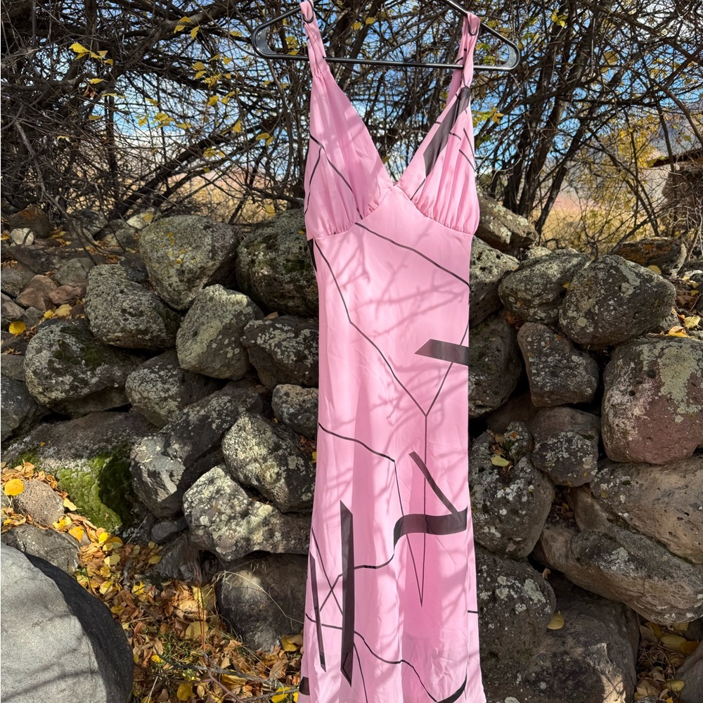 Chic Pink Maxi Dress with Geometric Design
